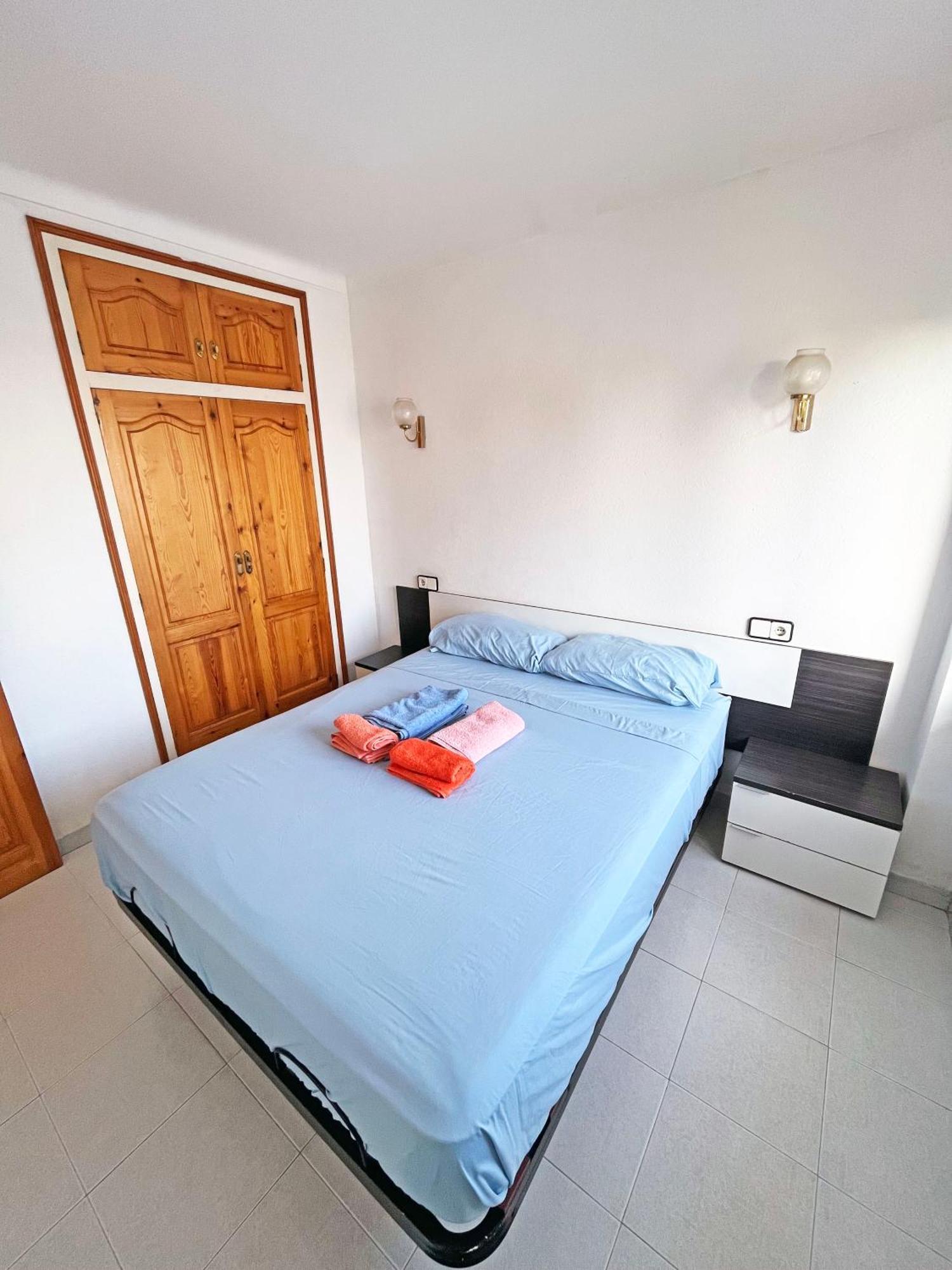 Apartamento De 3 Habitaciones En El Centro L'Escala Exterior photo
