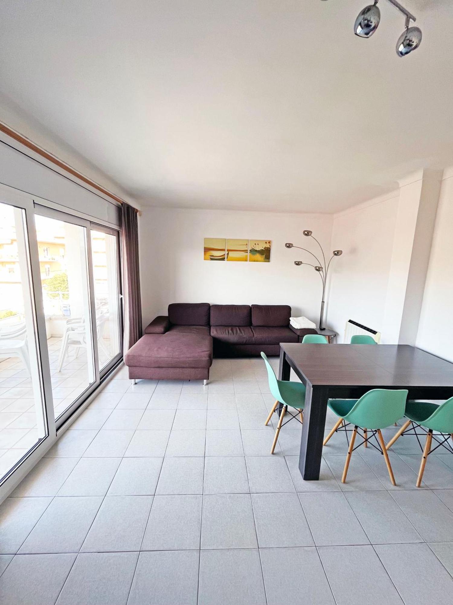 Apartamento De 3 Habitaciones En El Centro L'Escala Exterior photo
